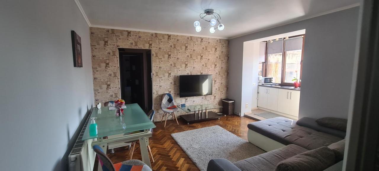 Comfort Home Apartment 1 Petrosani Exterior photo